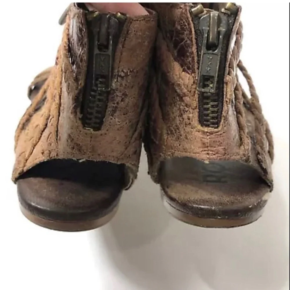 Roan leather brown stewpot lace up sandals. - Picture 4 of 6